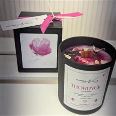 Scented &#39;Thornveil&#39; CANDLE